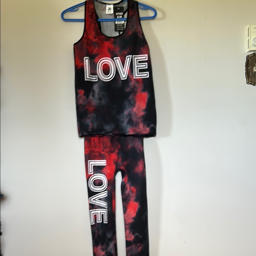 Red and


Z red/black tank and leggings set white letters say LOVE size s/m  MWT